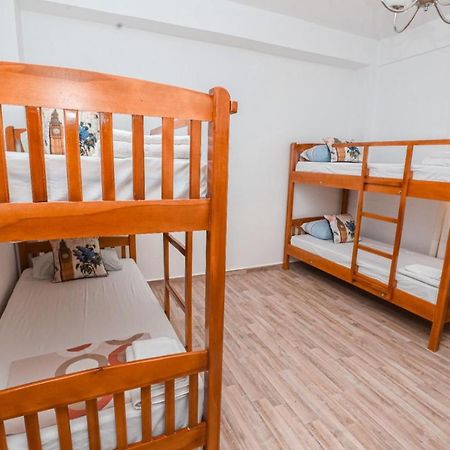 Auberge de jeunesse Nana à Vlorë Extérieur photo