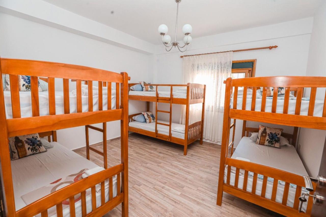 Auberge de jeunesse Nana à Vlorë Extérieur photo