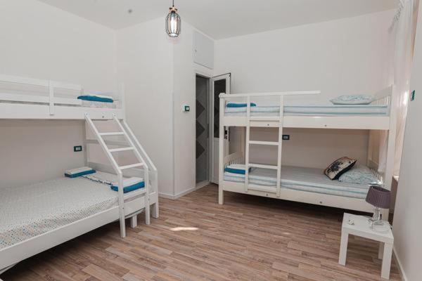 Auberge de jeunesse Nana à Vlorë Extérieur photo